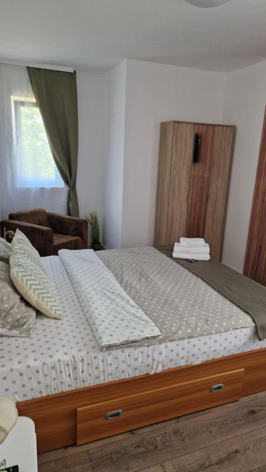 Отель Huesca House Турда Экстерьер фото